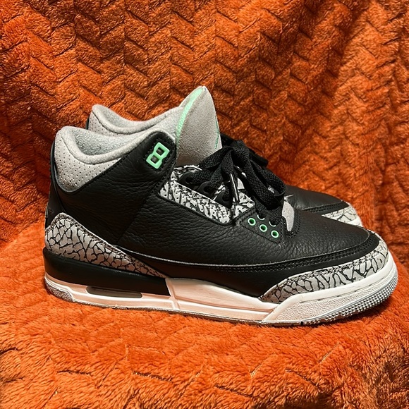 💚JORDAN 3 ELECTRIC GREEN💚 - Picture 1 of 5